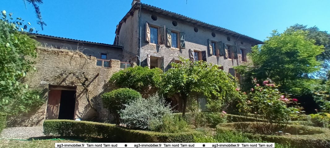 Secteur Salvagnac . Maison de maître située au coeur d