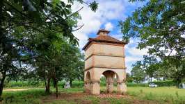 Pigeonnier ancien  restaure  sur terrain de loisir surface 1763m. 25km nord de Toulouse 