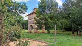 Pigeonnier ancien  restaurée  sur terrain de loisir surface 1763m². 25km nord de Toulouse 